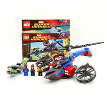 Incarca imaginea in Galerie, LEGO® 76016 ReGenerat: Super Heroes - Salvarea cu Elicopterul Omului Paianjen