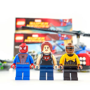 LEGO® 76016 ReGenerat: Super Heroes - Salvarea cu Elicopterul Omului Paianjen