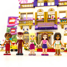 Incarca imaginea in Galerie, LEGO® 41101 ReGenerat: Friends - Grand Hotel Heartlake