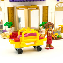 Incarca imaginea in Galerie, LEGO® 41101 ReGenerat: Friends - Grand Hotel Heartlake