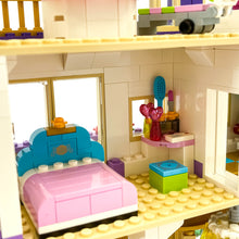 Incarca imaginea in Galerie, LEGO® 41101 ReGenerat: Friends - Grand Hotel Heartlake