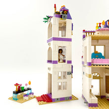 Incarca imaginea in Galerie, LEGO® 41101 ReGenerat: Friends - Grand Hotel Heartlake