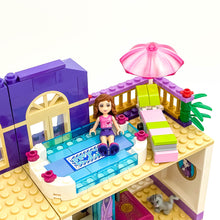 Incarca imaginea in Galerie, LEGO® 41101 ReGenerat: Friends - Grand Hotel Heartlake