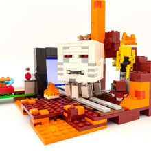 Incarca imaginea in Galerie, LEGO® 21143 ReGenerat: Minecraft - Portalul Nether