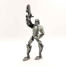 Incarca imaginea in Galerie, LEGO® 75118 ReGenerat: Star Wars™ - Captain Phasma™