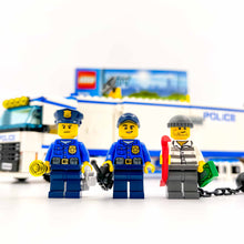 Incarca imaginea in Galerie, LEGO® 60044 ReGenerat: City - Unitatea mobilă de poliţie