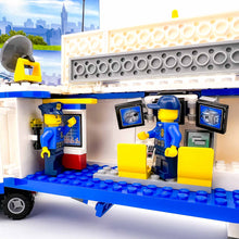 Incarca imaginea in Galerie, LEGO® 60044 ReGenerat: City - Unitatea mobilă de poliţie