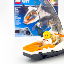 Incarca imaginea in Galerie, LEGO® 60224 ReGenerat: City - Misiune de reparat sateliți