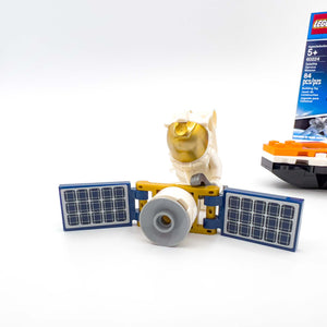 LEGO® 60224 ReGenerat: City - Misiune de reparat sateliți