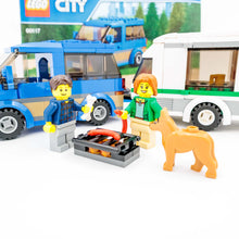 Incarca imaginea in Galerie, LEGO® 60117 ReGenerat: City - Furgoneta si rulota