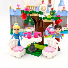 Incarca imaginea in Galerie, LEGO® 41055 ReGenerat: Disney™ - Castelul romantic al Cenuşăresei